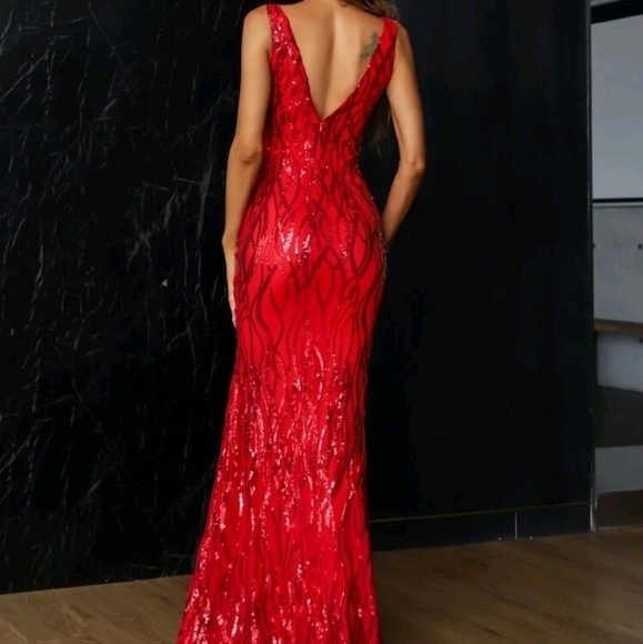 Red Tank, Slit Thigh, Sleeveless,  Contrast Sequined Maxi Gown for Speci… - Picture 6 of 15